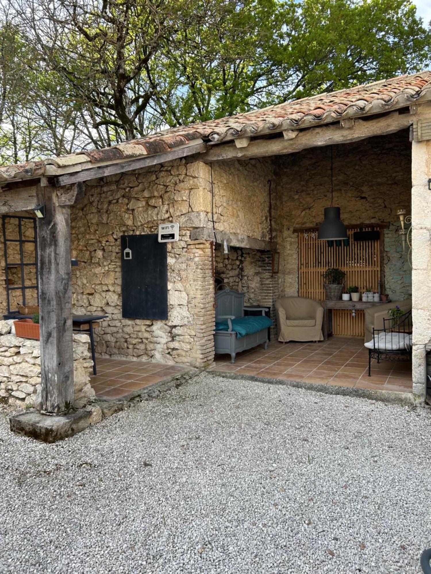 הוילה Montcuq Les Fontanelles Du Quercy Blanc מראה חיצוני תמונה